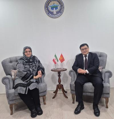 دیدار خانم سونا احمدی، سرکنسول جمهوری اسلامی ایران، با آقای ژنیشبیک اسان‌کلف، سرکنسول جمهوری قرقیزستان